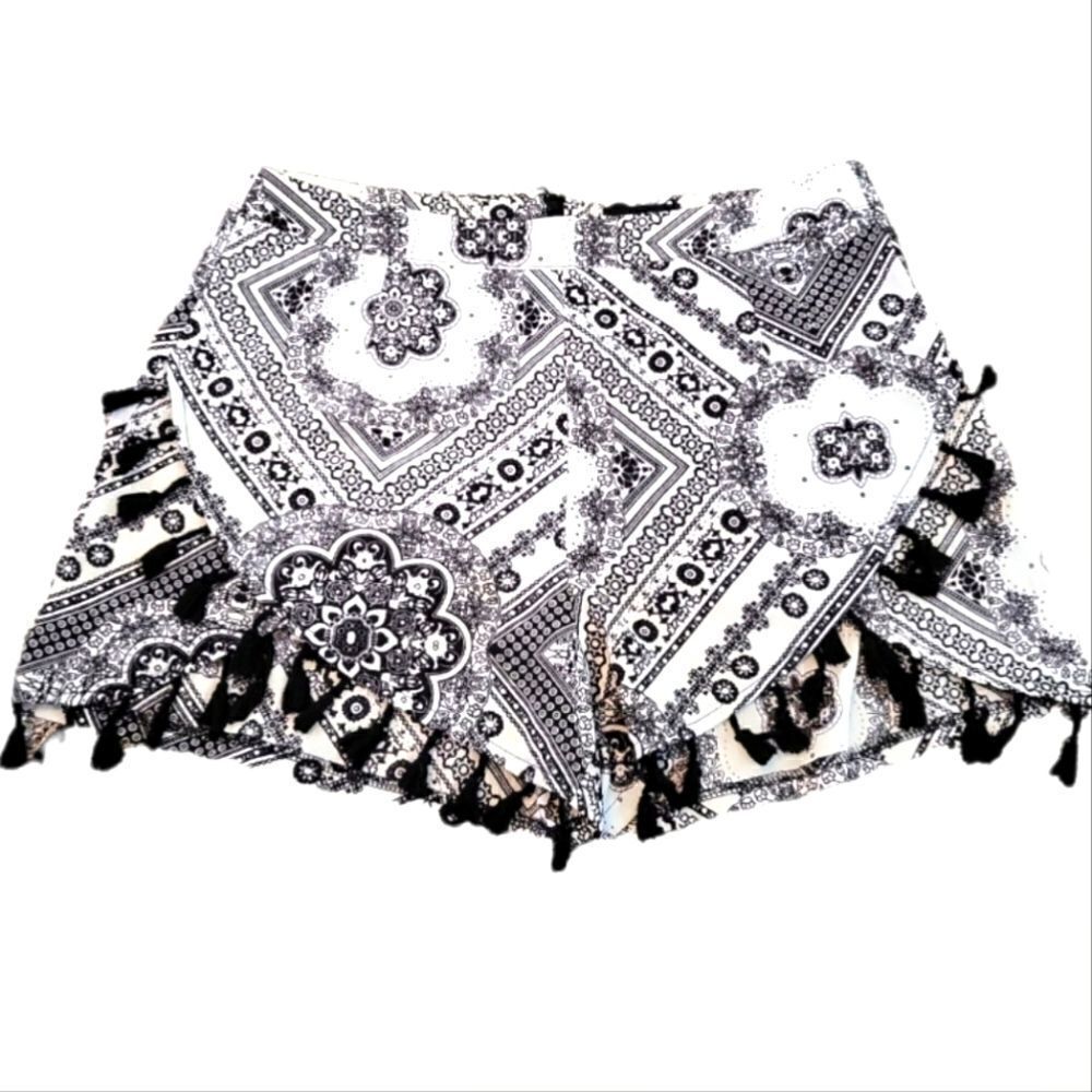 EC PRETTYLITTLETHING BOHO HIGH WAISTED SHORTS WITH TASSELS SZ. 10